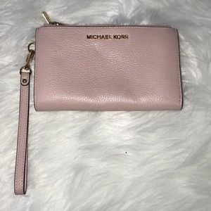 🚫SOLD MK pink leather wristlet wallet phone case
